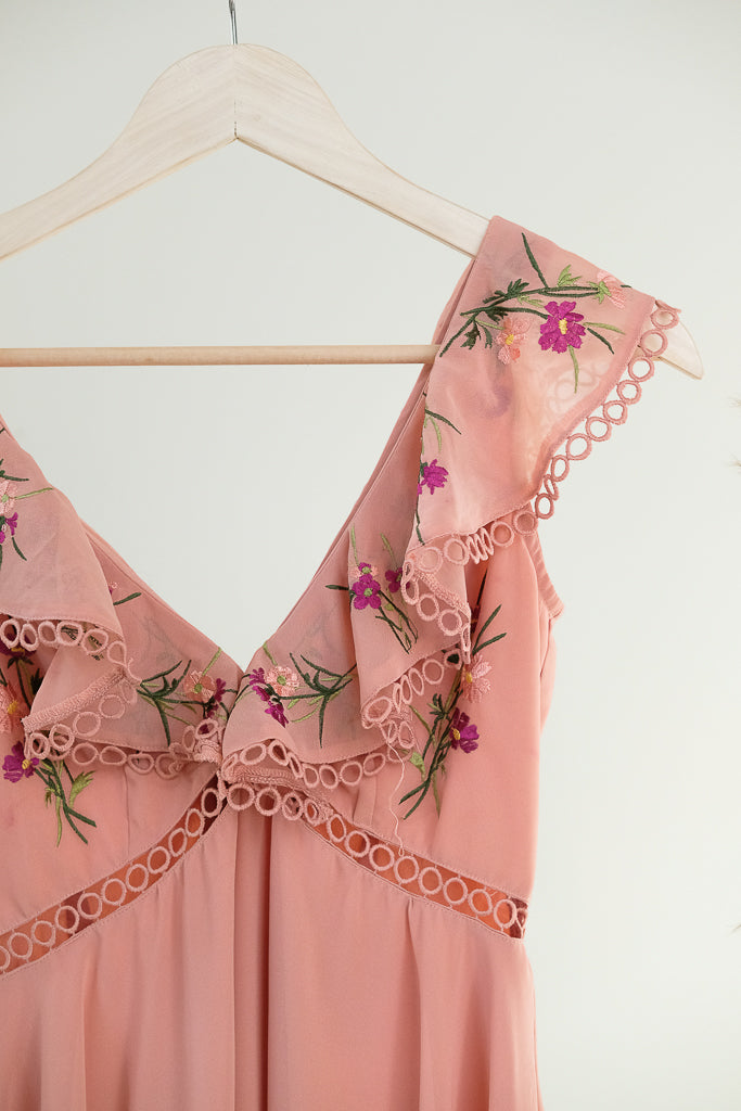 Asos чаровна мини рокля с флорални елементи